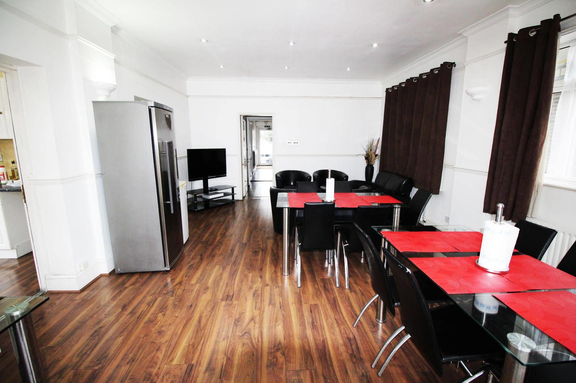Flexistay Norbury Aparthotel London Exterior photo
