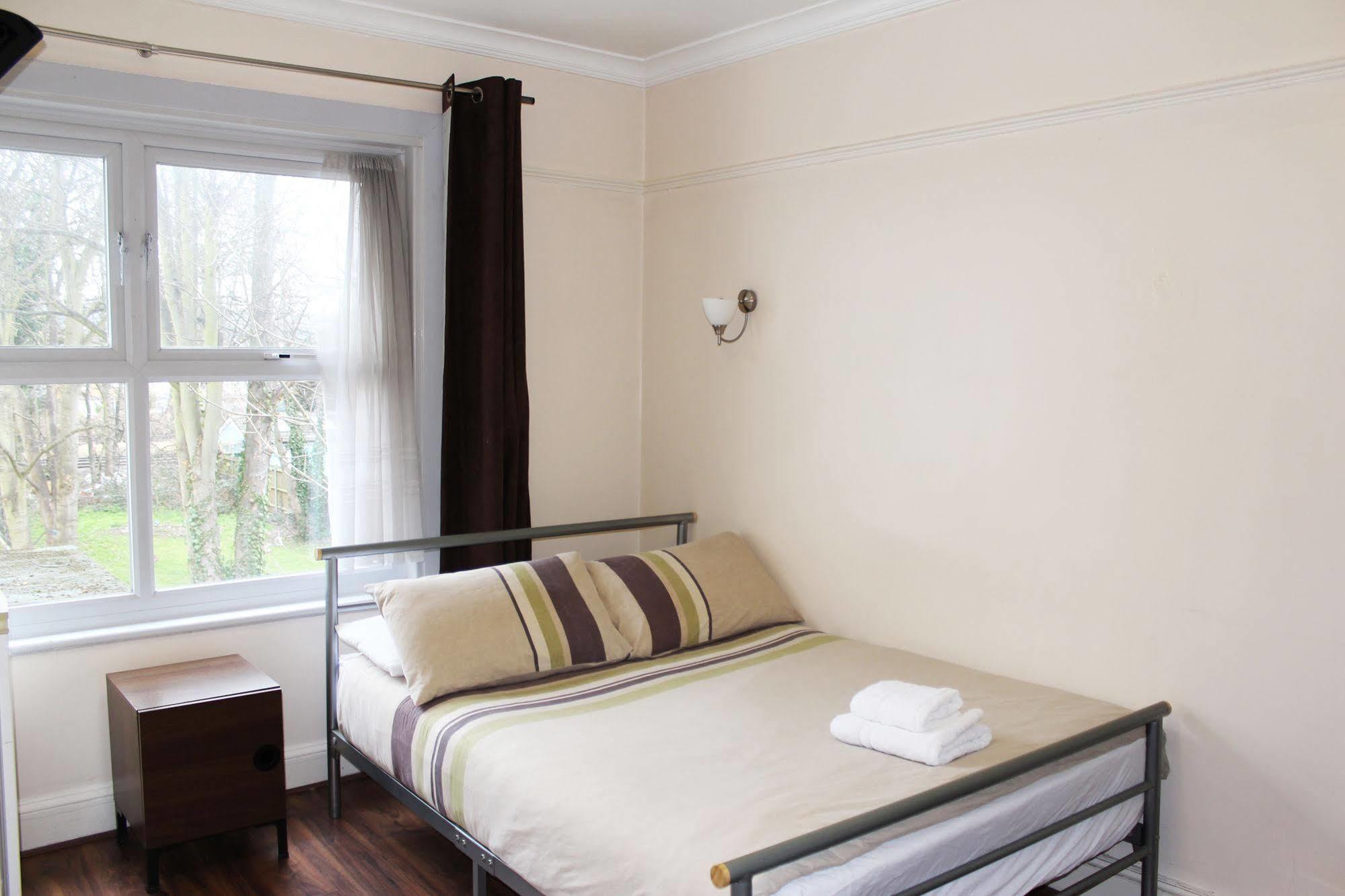 Flexistay Norbury Aparthotel London Exterior photo